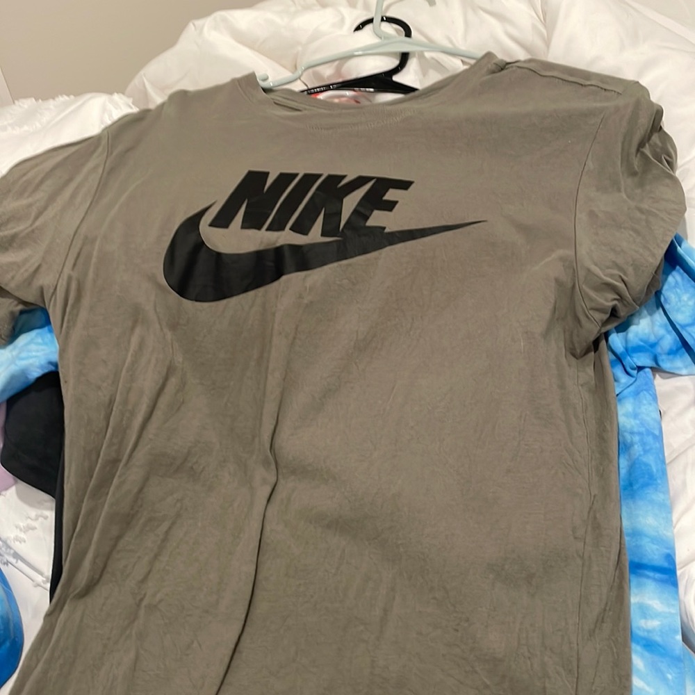 nike tee